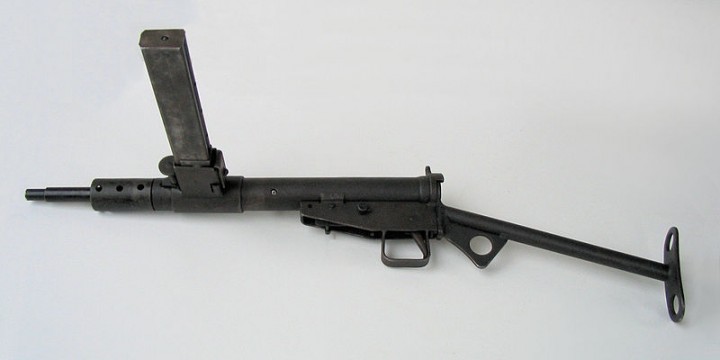800px-Pistolet_maszynowy_STEN,_Muzeum_Orła_Białego.jpg
