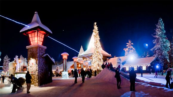 Joulupukin+pajakyl%C3%A4+Santa+claus+village+joulu+Napapiiri+Rovaniemi[1].jpg