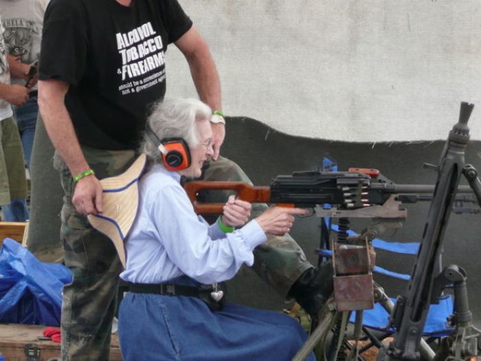 1297844917_002_23024_grannies_01.jpg