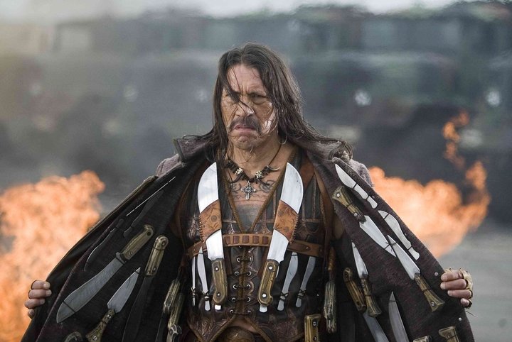 2090280701_machete-2010-3308-wallpaper.jpg
