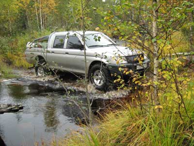 mitsubishi L-200 прошел весь путь за буханкой - почти без потерь... вторым номером правда :)