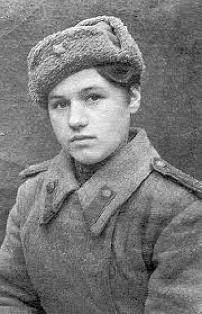 Lyudmila-Pavlichenko-05(1).jpg